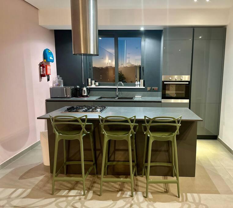 Stunning 2Br Apt In St Julians سانت جوليان المظهر الخارجي الصورة